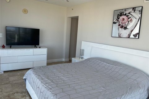 Condo in Sunny Isles Beach, Florida, 2 bedrooms  № 1959323 - photo 9