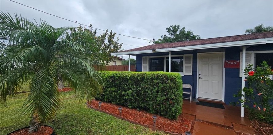 House in Kissimmee, Florida 2 bedrooms, 57.97 sq.m. № 1626650