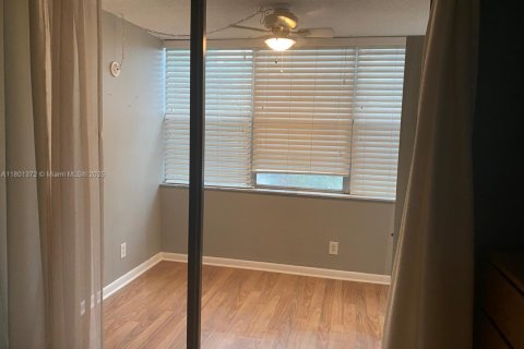 Condominio en venta en Hollywood, Florida, 1 dormitorio, 72.46 m2 № 1697591 - foto 13