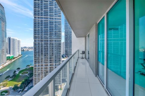 Condo in Miami, Florida, 1 bedroom  № 1077814 - photo 1