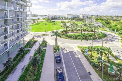 Condo in Sunrise, Florida, 1 bedroom  № 2014039 - photo 8
