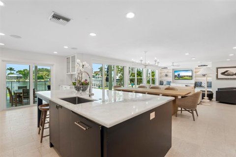 House in Saint Petersburg, Florida 5 bedrooms, 352.84 sq.m. № 2152200 - photo 22