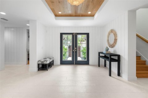 House in Saint Petersburg, Florida 5 bedrooms, 352.84 sq.m. № 2152200 - photo 8