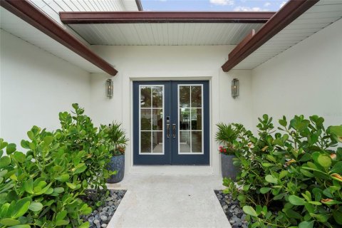 House in Saint Petersburg, Florida 5 bedrooms, 352.84 sq.m. № 2152200 - photo 6