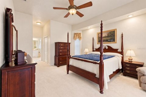 House in Weeki Wachee, Florida 3 bedrooms, 186.45 sq.m. № 2391028 - photo 15