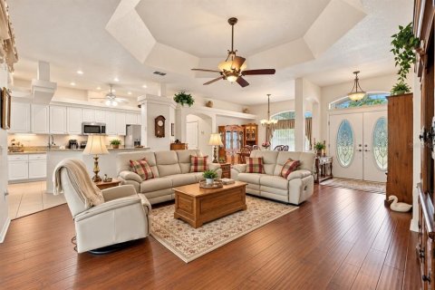 House in Weeki Wachee, Florida 3 bedrooms, 186.45 sq.m. № 2391028 - photo 5