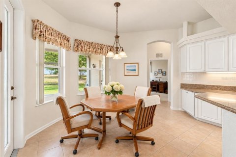 House in Weeki Wachee, Florida 3 bedrooms, 186.45 sq.m. № 2391028 - photo 14