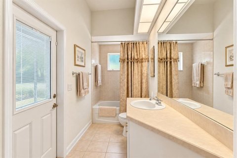 House in Weeki Wachee, Florida 3 bedrooms, 186.45 sq.m. № 2391028 - photo 20