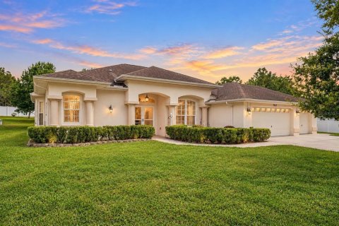 House in Weeki Wachee, Florida 3 bedrooms, 186.45 sq.m. № 2391028