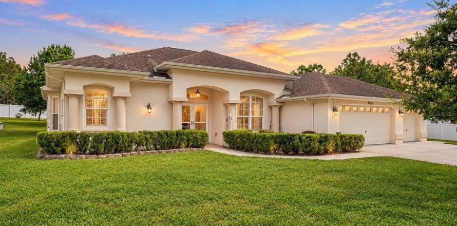 House in Weeki Wachee, Florida 3 bedrooms, 186.45 sq.m. № 2391028