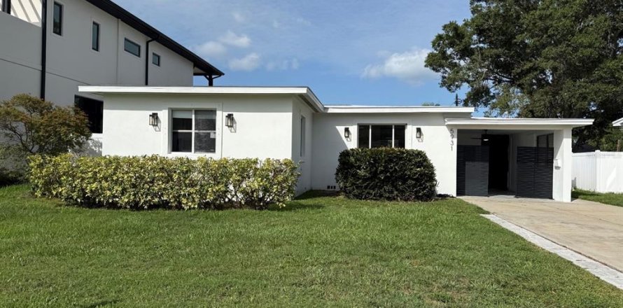 Casa en Saint Petersburg, Florida 3 dormitorios, 97.92 m2 № 2221151