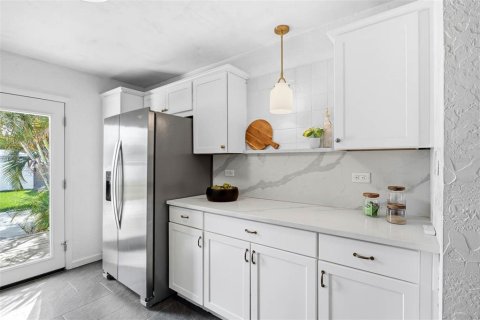 Casa en venta en Saint Petersburg, Florida, 3 dormitorios, 97.92 m2 № 2221151 - foto 13