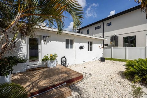 Casa en venta en Saint Petersburg, Florida, 3 dormitorios, 97.92 m2 № 2221151 - foto 29