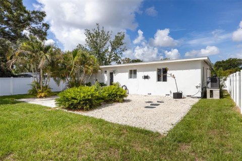 Casa en venta en Saint Petersburg, Florida, 3 dormitorios, 97.92 m2 № 2221151 - foto 23