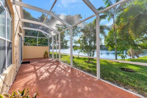 Casa en alquiler en Lake Worth, Florida, 5 dormitorios, 169.92 m2 № 1225836 - foto 1