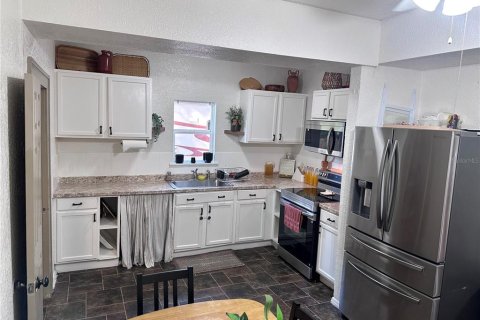 House in Sanford, Florida 3 bedrooms, 132.48 sq.m. № 2106211 - photo 5