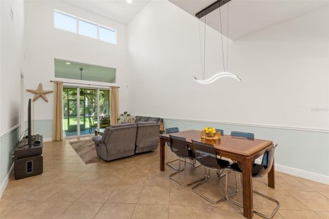 Townhouse in Cape Canaveral, Florida 4 bedrooms, 218.32 sq.m. № 2208250 - photo 10
