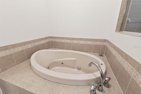 Townhouse in Cape Canaveral, Florida 4 bedrooms, 218.32 sq.m. № 2208250 - photo 21
