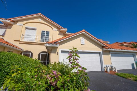 Adosado en Cape Canaveral, Florida 4 dormitorios, 218.32 m2 № 2208250