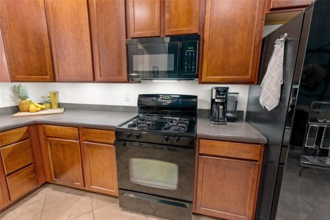 Townhouse in Cape Canaveral, Florida 4 bedrooms, 218.32 sq.m. № 2208250 - photo 4