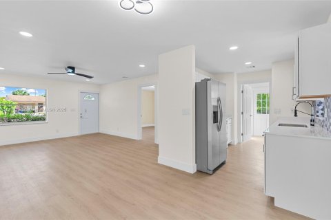 House in Hobe Sound, Florida 3 bedrooms, 105.35 sq.m. № 1772332 - photo 6
