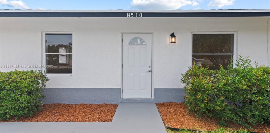 House in Hobe Sound, Florida 3 bedrooms, 105.35 sq.m. № 1772332