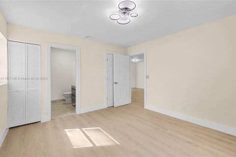 House in Hobe Sound, Florida 3 bedrooms, 105.35 sq.m. № 1772332 - photo 14