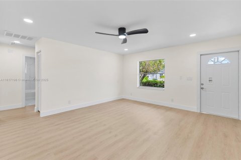House in Hobe Sound, Florida 3 bedrooms, 105.35 sq.m. № 1772332 - photo 4