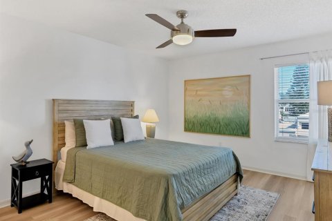 Condo in Holmes Beach, Florida, 2 bedrooms  № 1757763 - photo 18
