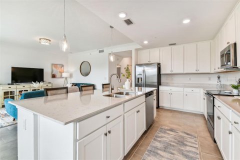 Condo in Bradenton, Florida, 2 bedrooms in LAKEWOOD NATIONAL № 2143190 - photo 7
