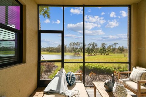 Condo in Bradenton, Florida, 2 bedrooms in LAKEWOOD NATIONAL № 2143190 - photo 19