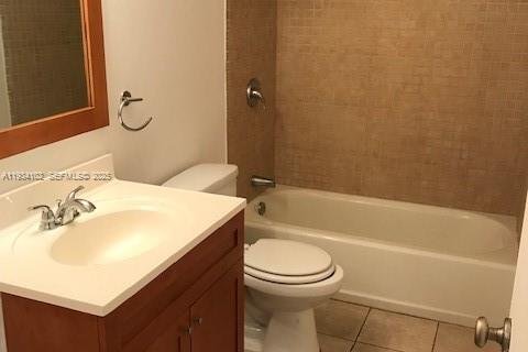 Condominio en venta en Hialeah, Florida, 2 dormitorios, 106.28 m2 № 1992308 - foto 7