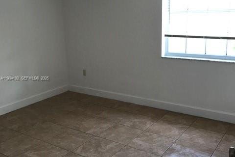 Condominio en venta en Hialeah, Florida, 2 dormitorios, 106.28 m2 № 1992308 - foto 9