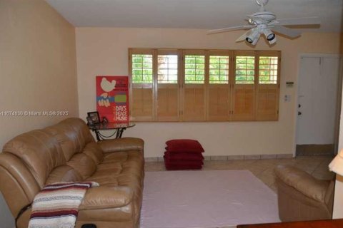 Condo in Fort Lauderdale, Florida, 1 bedroom  № 1865660 - photo 6