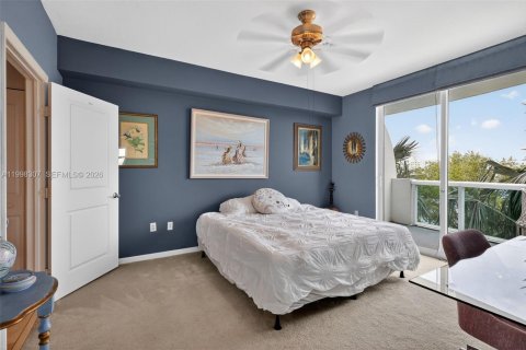 Condo in North Bay Village, Florida, 2 bedrooms № 2181453 - photo 22