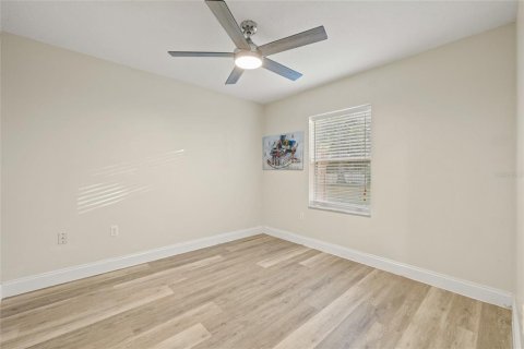 House in Dade City, Florida 7 bedrooms, 433.76 sq.m. № 1535704 - photo 24