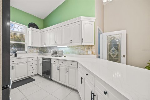 House in Dade City, Florida 7 bedrooms, 433.76 sq.m. № 1535704 - photo 10