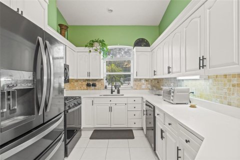 House in Dade City, Florida 7 bedrooms, 433.76 sq.m. № 1535704 - photo 9