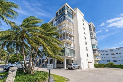 Condo in Key Biscayne, Florida, 3 bedrooms  № 2065422