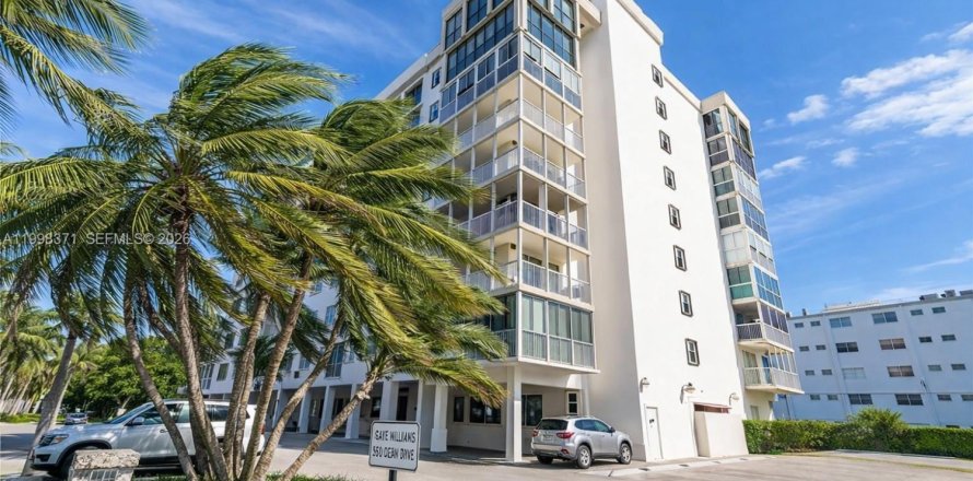 Кондоминиум с 3 спальнями в Ки-Бискейн, Флорида № 2065422