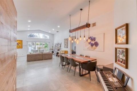 Casa en venta en Hollywood, Florida, 3 dormitorios, 153.1 m2 № 2050710 - foto 4