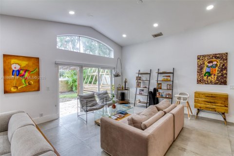Casa en venta en Hollywood, Florida, 3 dormitorios, 153.1 m2 № 2050710 - foto 13