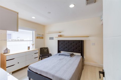 Casa en venta en Hollywood, Florida, 3 dormitorios, 153.1 m2 № 2050710 - foto 20