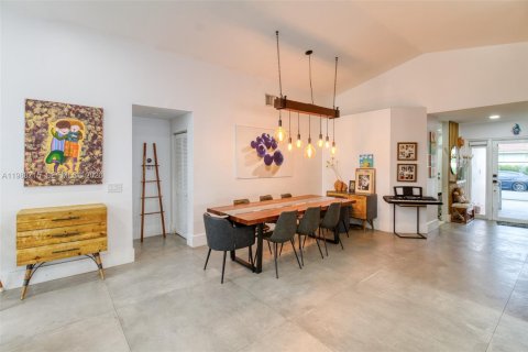 Casa en venta en Hollywood, Florida, 3 dormitorios, 153.1 m2 № 2050710 - foto 8