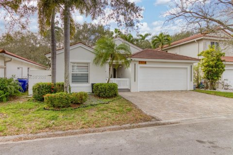 Casa en venta en Hollywood, Florida, 3 dormitorios, 153.1 m2 № 2050710 - foto 2