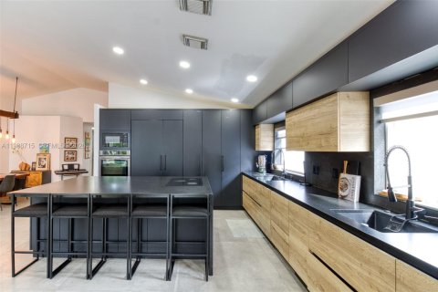 Casa en venta en Hollywood, Florida, 3 dormitorios, 153.1 m2 № 2050710 - foto 19