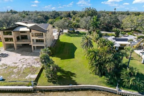 House in Saint Petersburg, Florida 4 bedrooms, 406.54 sq.m. № 2344803 - photo 27