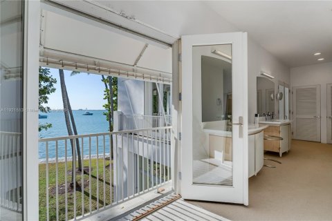 Casa en venta en Key Biscayne, Florida, 3 dormitorios, 1015.05 m2 № 1975296 - foto 25