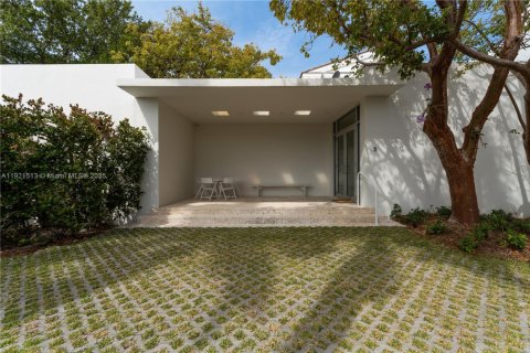 Casa en venta en Key Biscayne, Florida, 3 dormitorios, 1015.05 m2 № 1975296 - foto 15