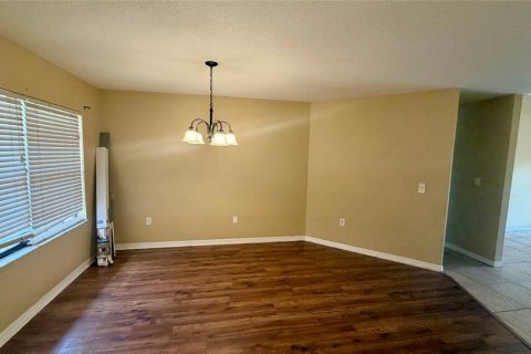 Villa ou maison à louer à Apopka, Floride: 3 chambres, 170.48 m2 № 2100085 - photo 8